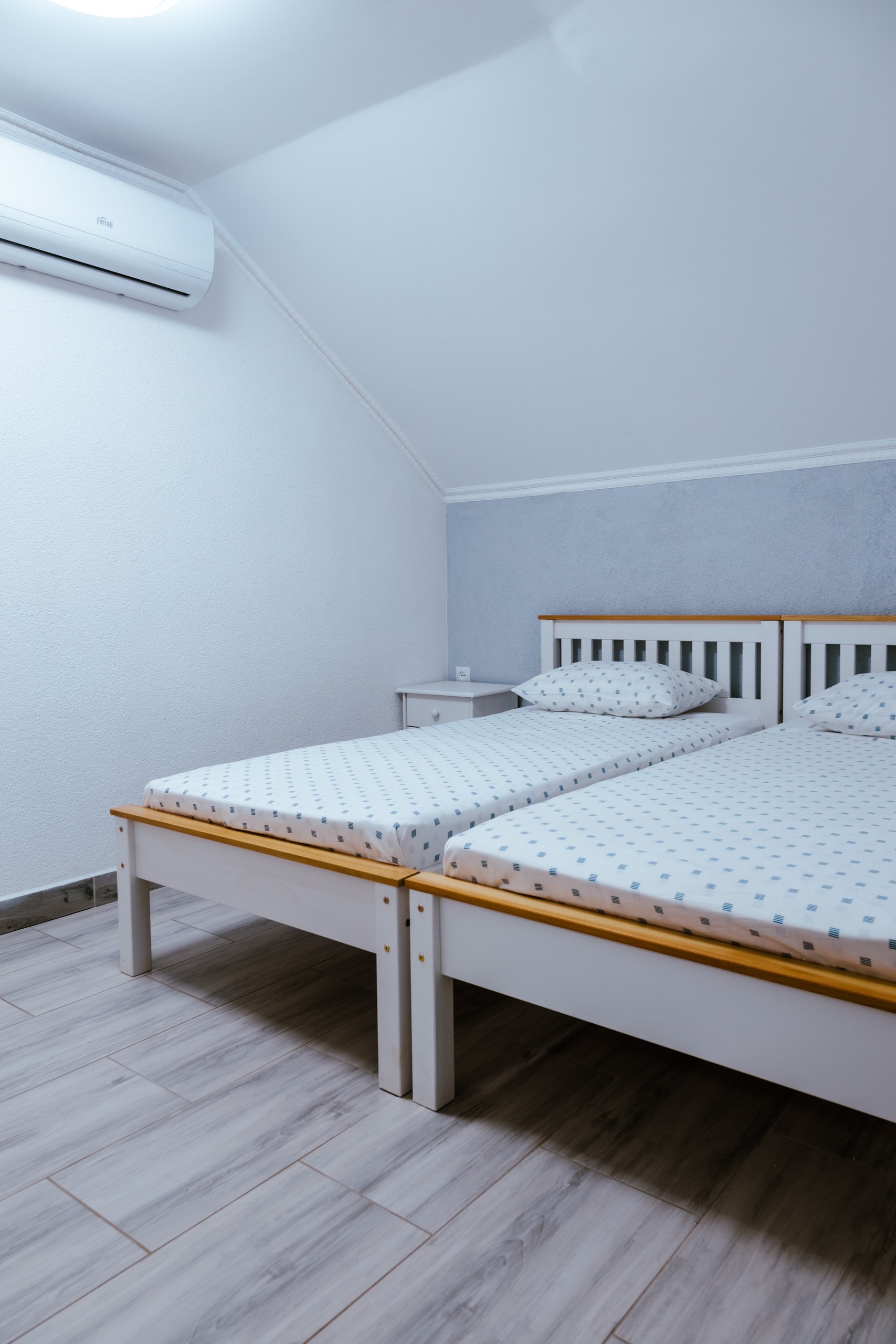 Room 8